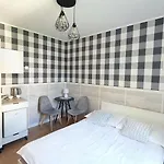 Azur Blisko Plazy, Centrum Mielna
